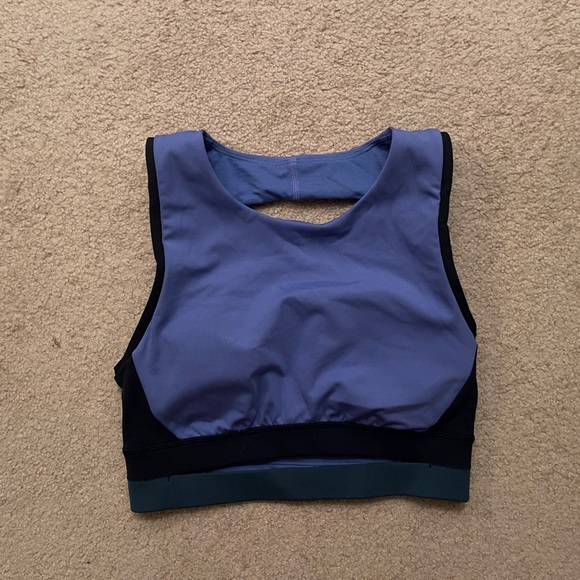 lululemon train bra - Picture 2 of 4